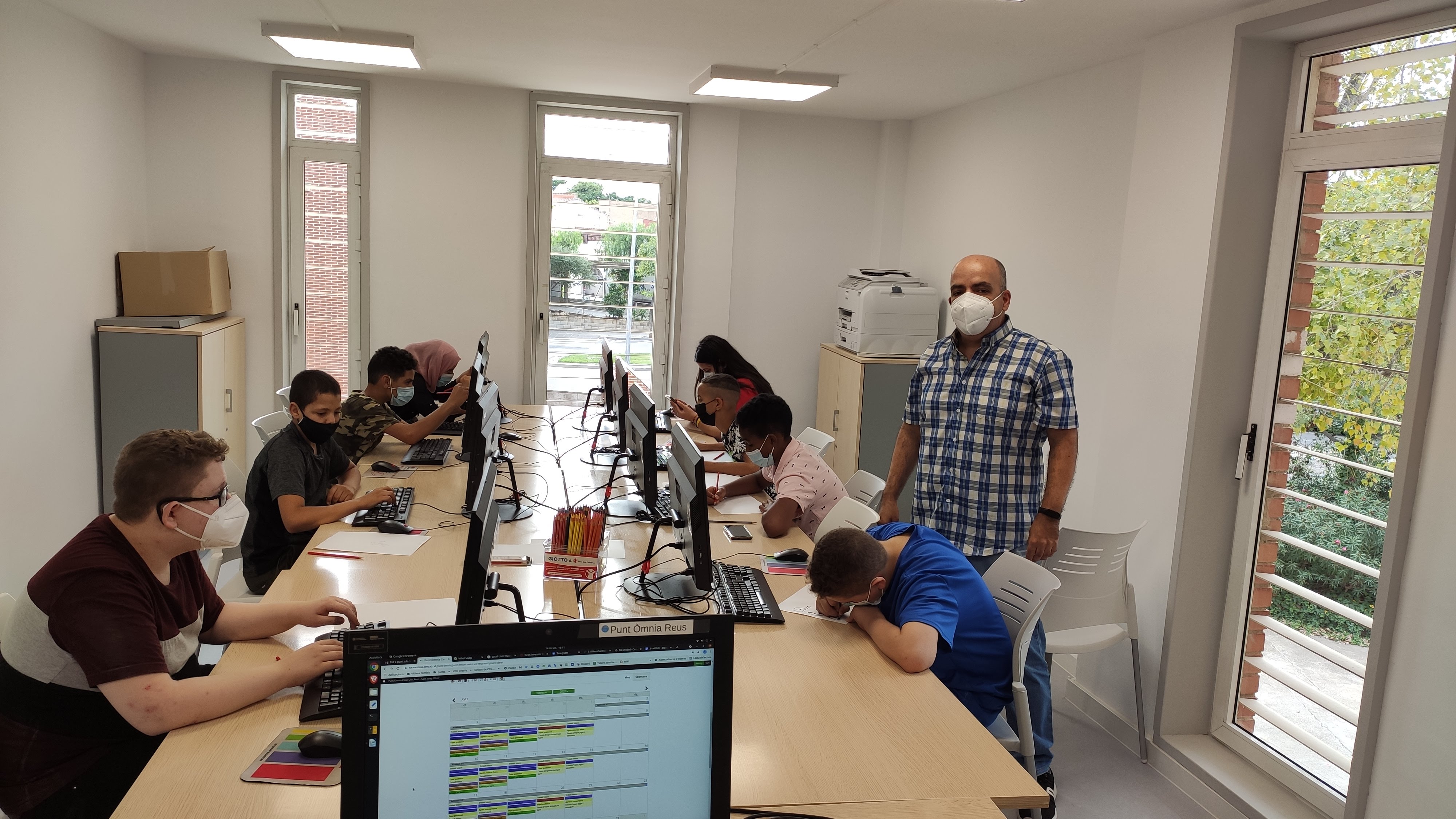 Activitats TIC amb joves al Punt Òmnia Casal Cívic de Reus