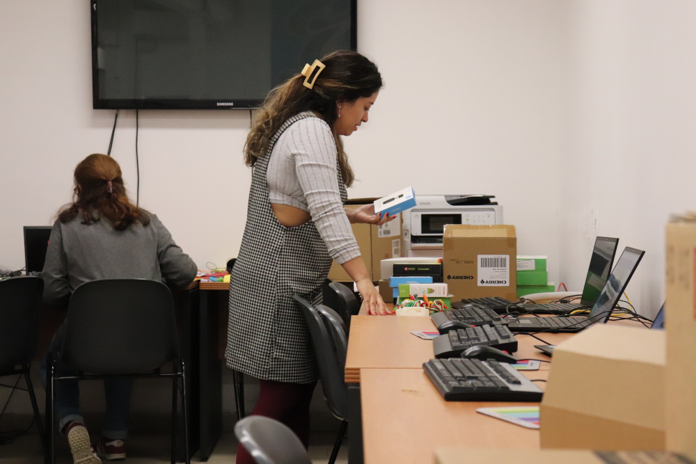 Comença la prova pilot del nou material tecnològic per la Xarxa Òmnia
