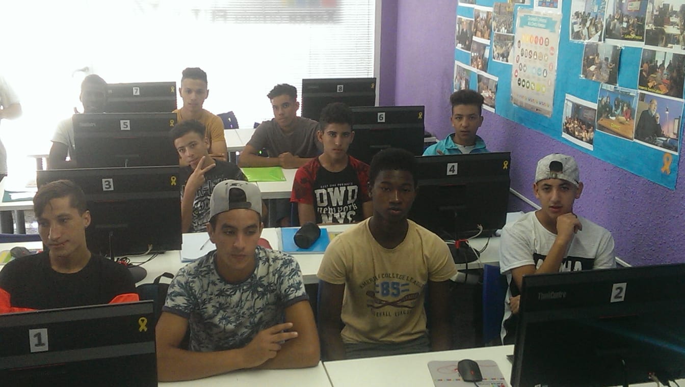 Menors extrangers no acompanyats al Punt Òmnia FUTUR