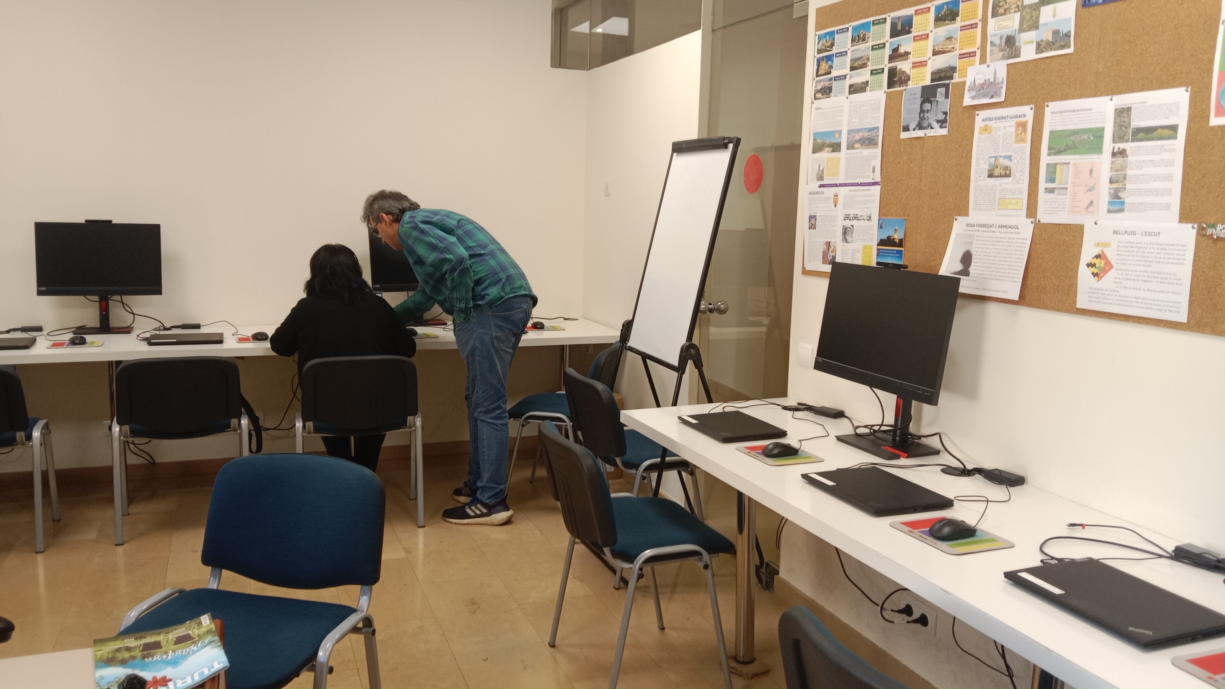 Dinamitzador del Punt Òmnia de la Segarra, Josep Lluís, durant una visita pedagògica a la seu del Consell Comarcal de la Segarra el 22 de setembre de 2025.