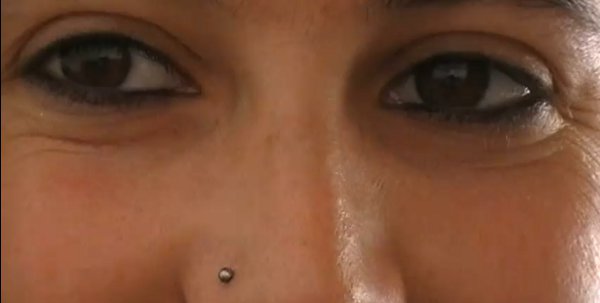 Captura del vídeo, ulls de dona