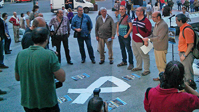 foto roda d'homes contra la violència de gènere a Santa Coloma de Cervelló